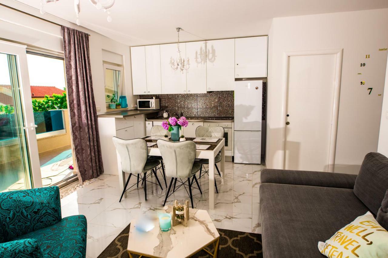 Apartment Mikulic Макарска Екстериор снимка