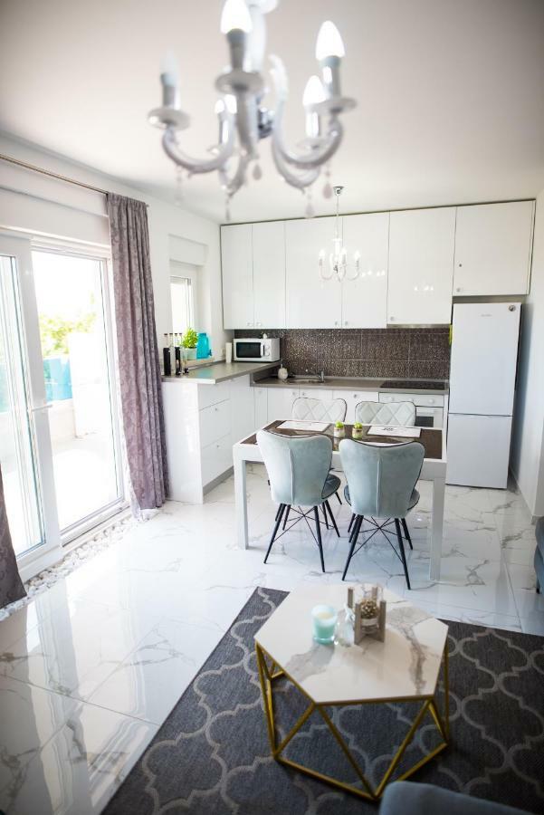 Apartment Mikulic Макарска Екстериор снимка